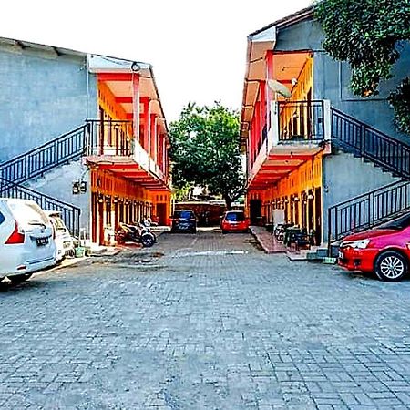 Oyo 91476 Srikaya Hotel 3 Pekalongan Exterior foto